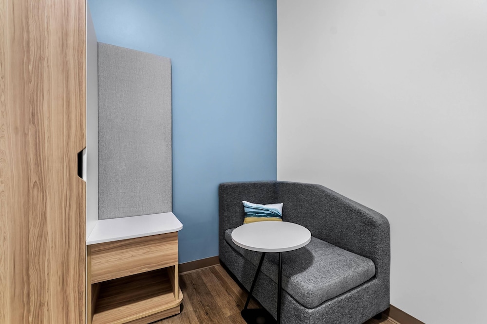 Sleep Inn & Suites Savannah Tennessee Riverfront 50/50