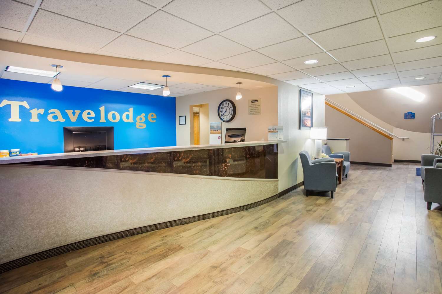 Travelodge by Wyndham Colorado Springs Airport/Peterson AFB 8/44