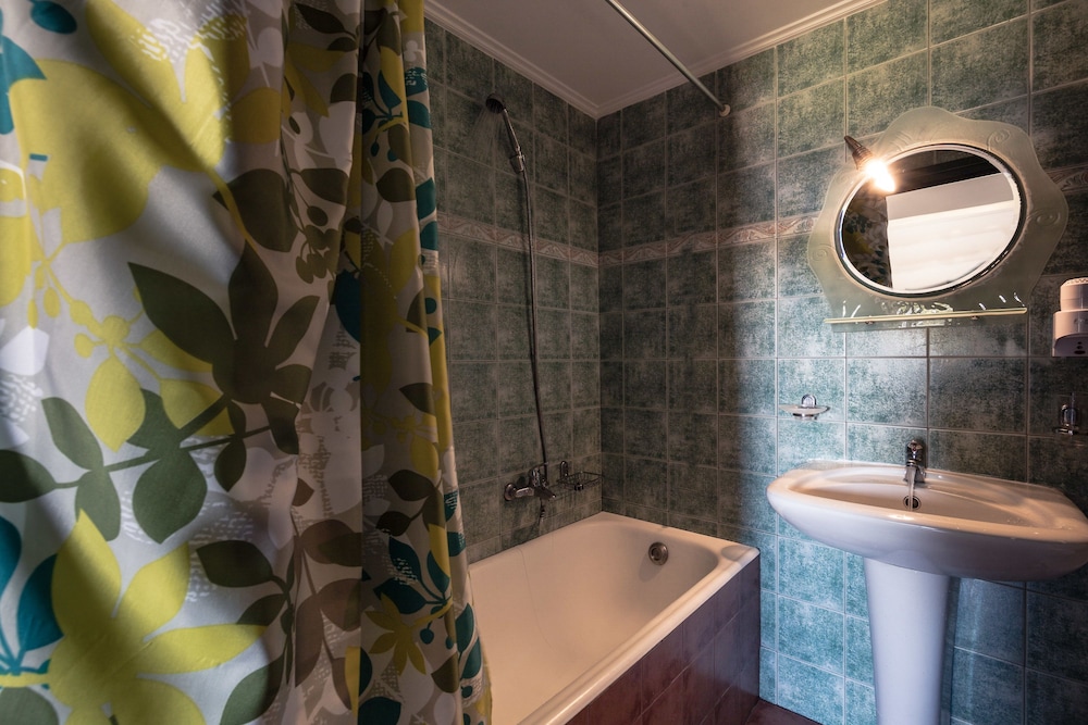 Dionysos Hotel Agistri 49/50