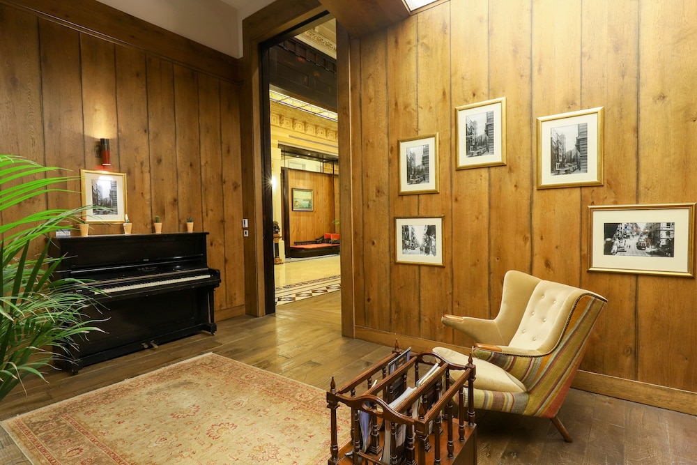 Palazzo Donizetti Istanbul, Tapestry Collection by Hilton 12/75