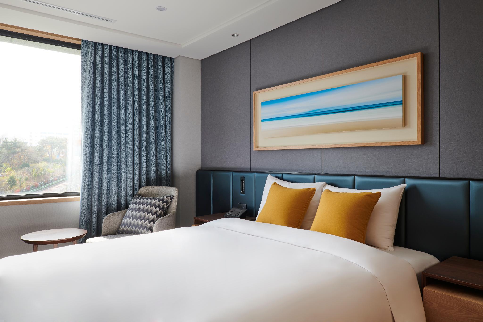 DELUXE, DOUBLE BED