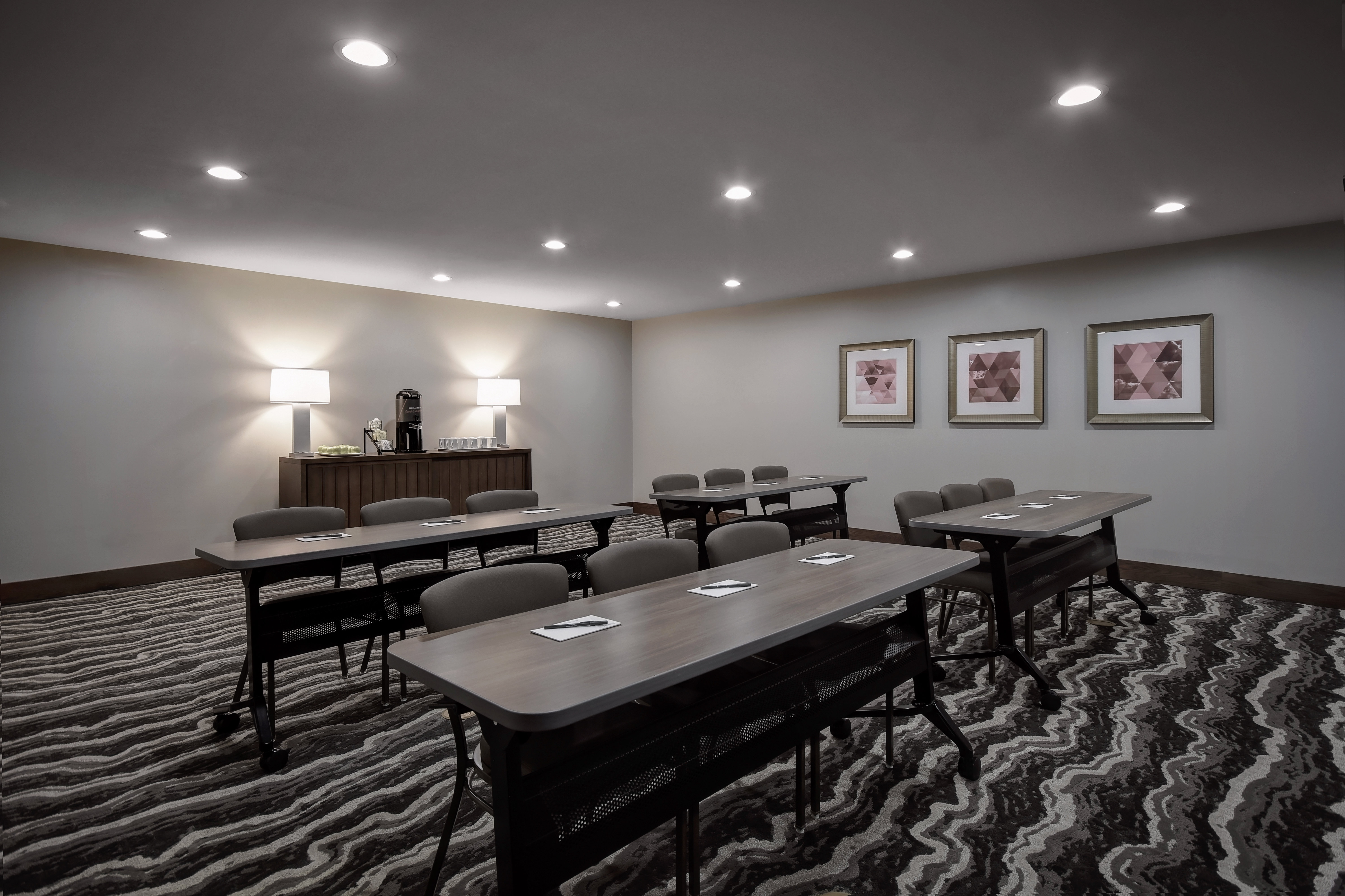 Staybridge Suites Holland 54/64