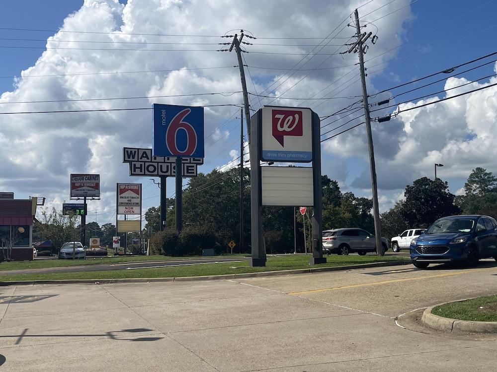 Motel6 Mccomb Ms 47/56