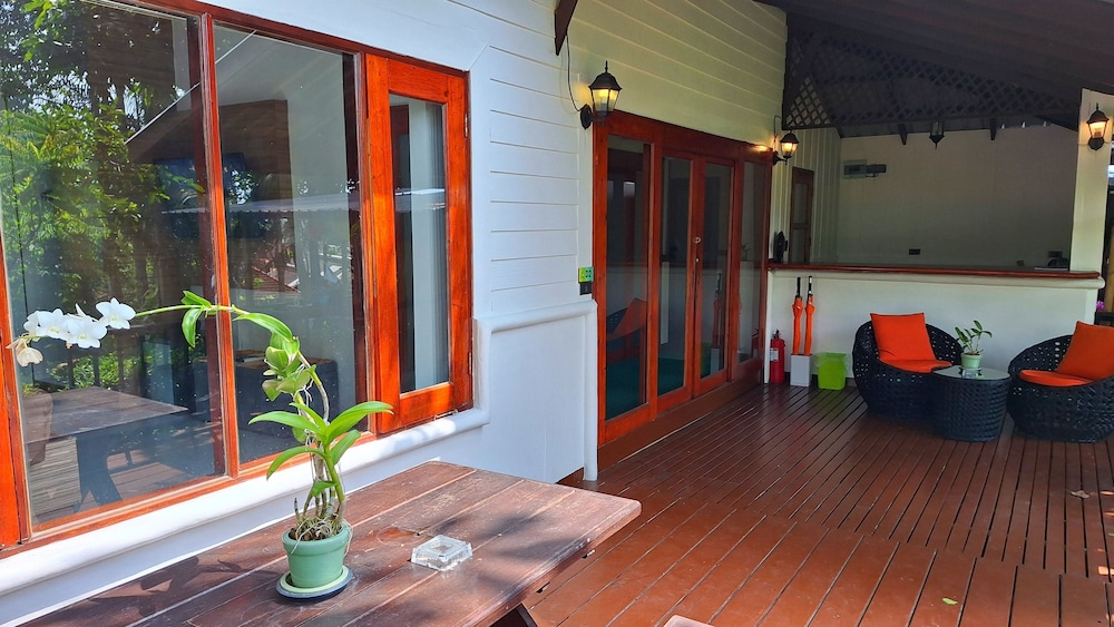 Alpha Gay Resort - Adults Only 13/70