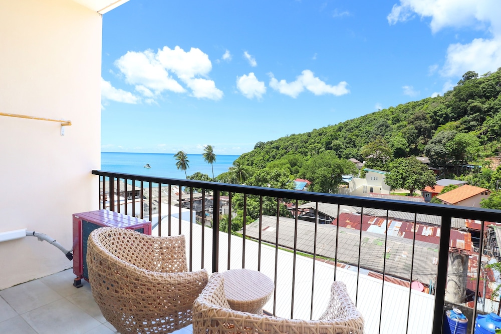 Bandara Beach Resort, Phuket 35/74