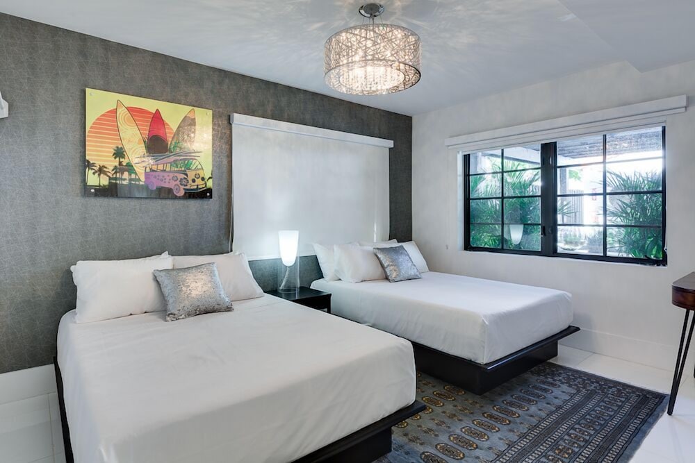 ROOM, QUADRUPLE