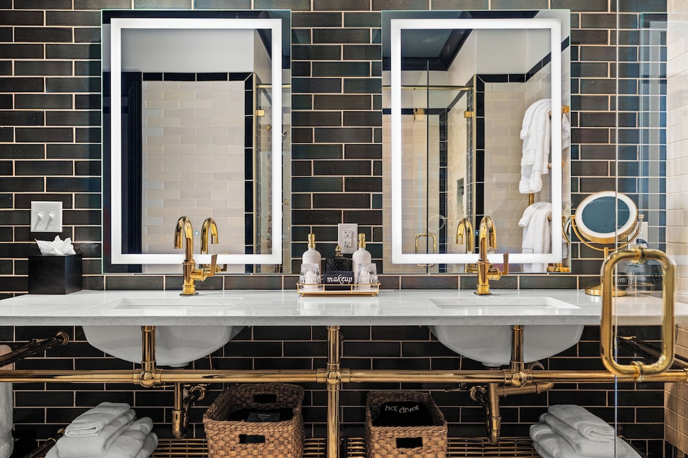 Emigrant Boutique Hotel 27/28