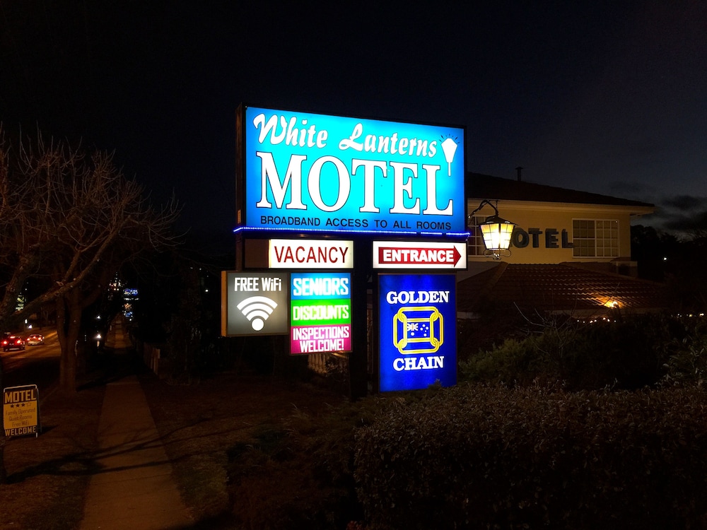 WHITE LANTERNS MOTEL 8/60