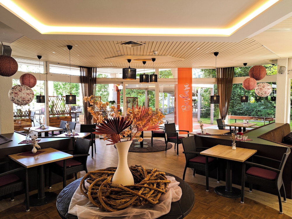 Graf Eberhard Hotel 50/70