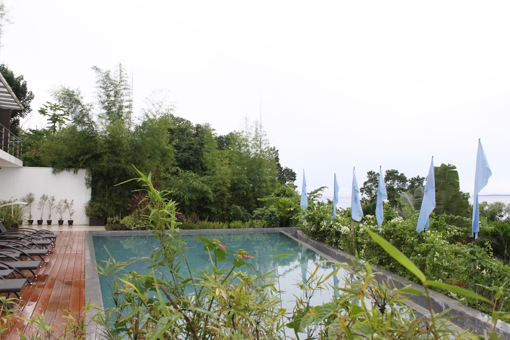 Ocean Suites Boutique Hotel 37/66