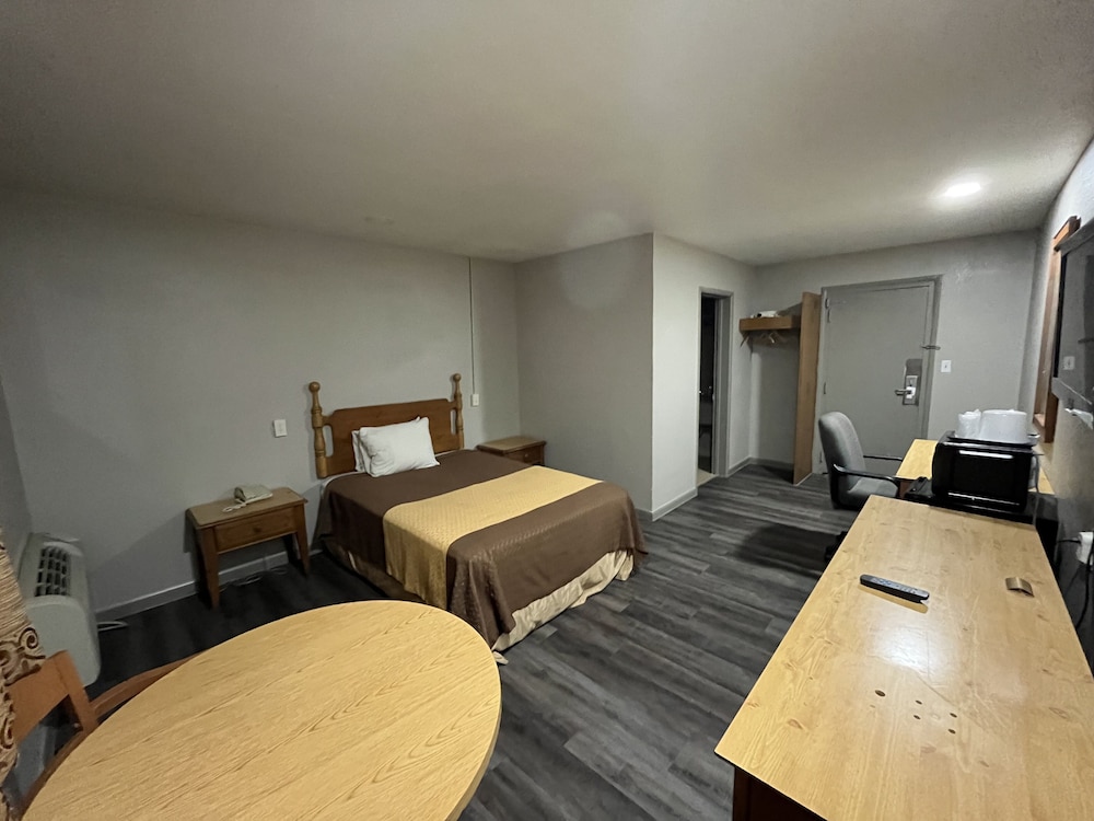 Mid Towne Inn Suites San Antonio 23/43