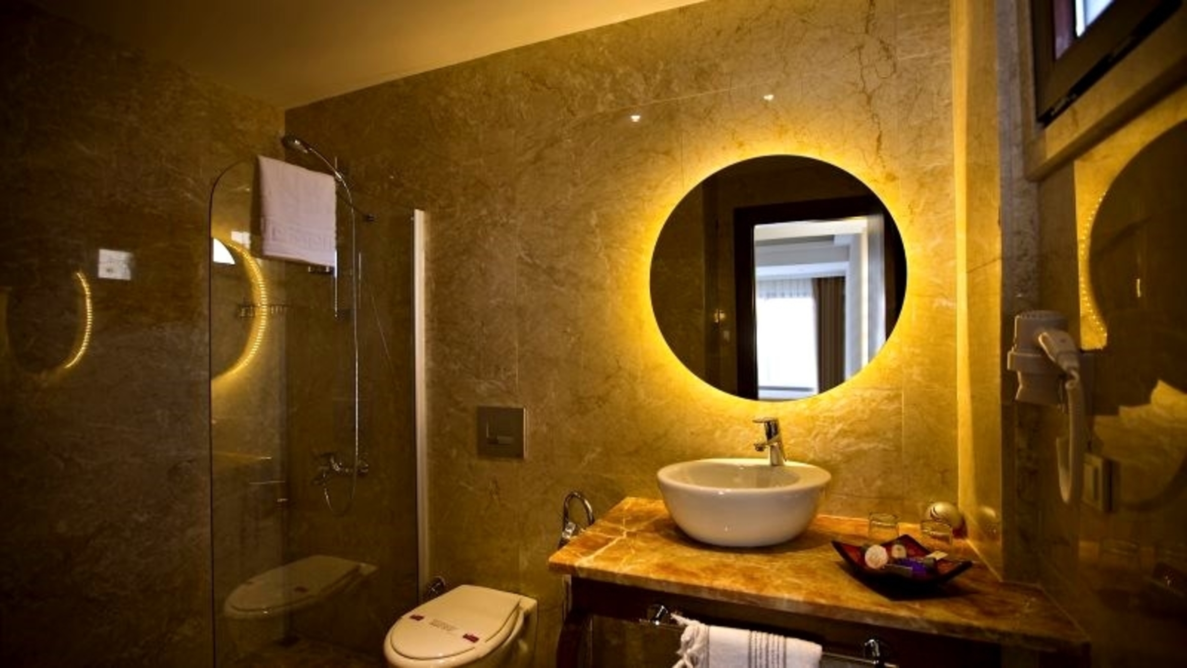 MONTANA BOUTIQUE HOTEL 19/20