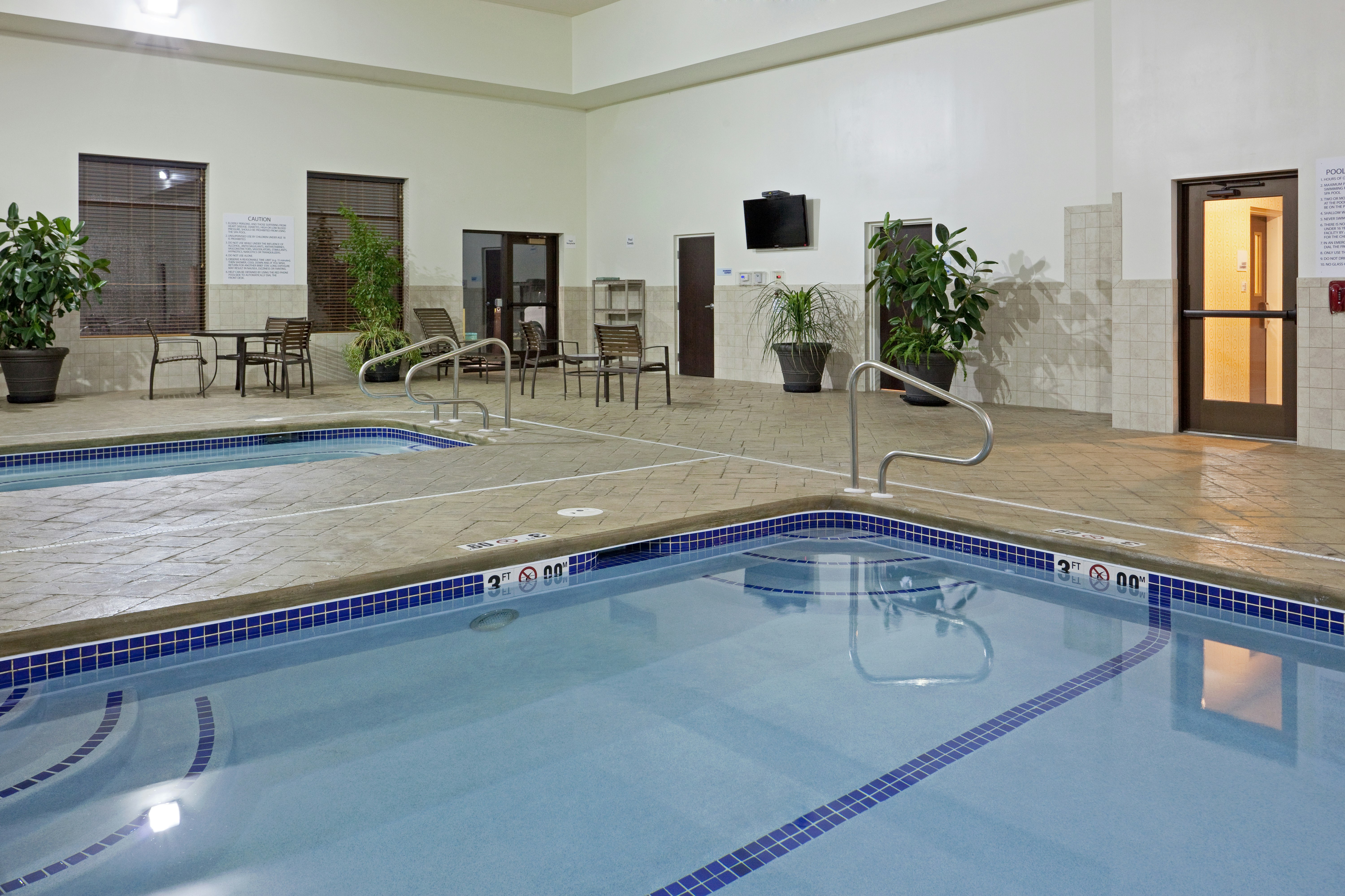 Holiday Inn Express Hotel Suites Malone 15/22