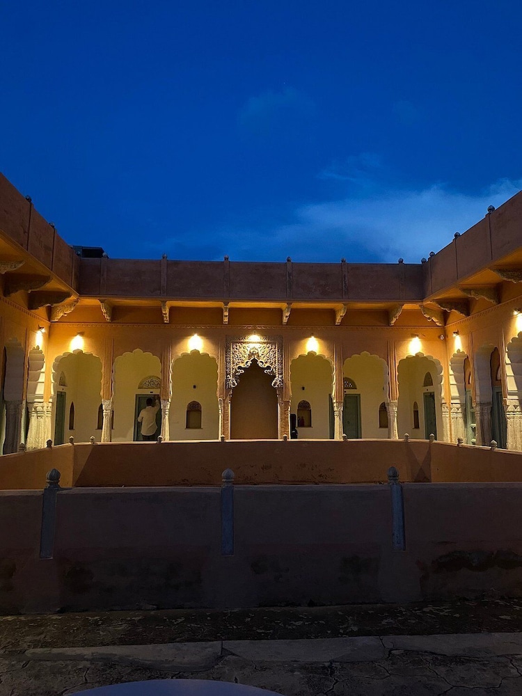 VIVAANA CULTURE HOTEL 2/50