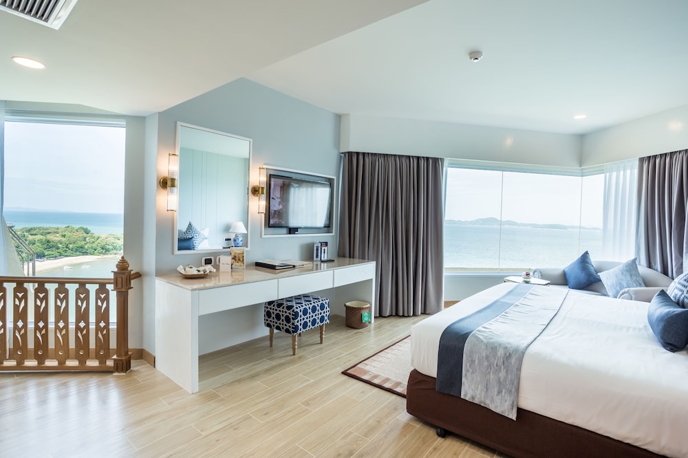 ROYAL CLIFF BEACH HOTEL 10/72