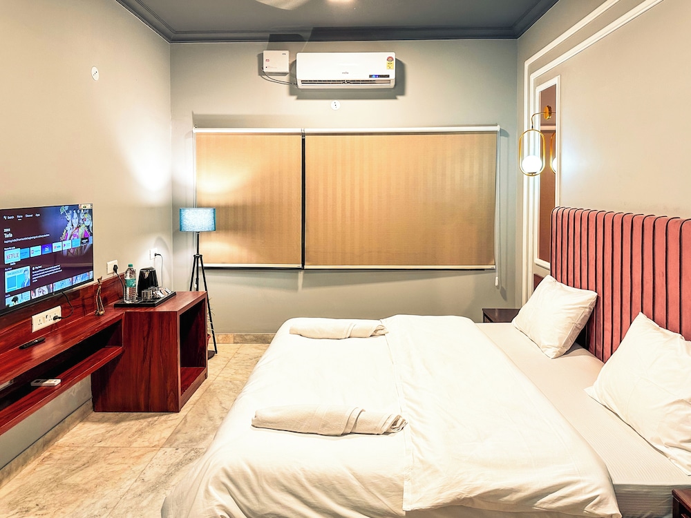 SUPERIOR, KING BED