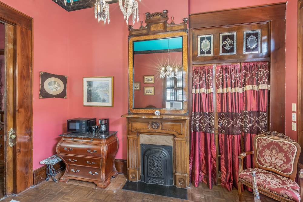 Royal Barracks Guest House 25/37