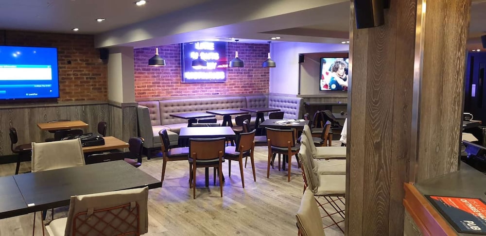 Village Prem Swansea Hotel Leisure Club 41/61
