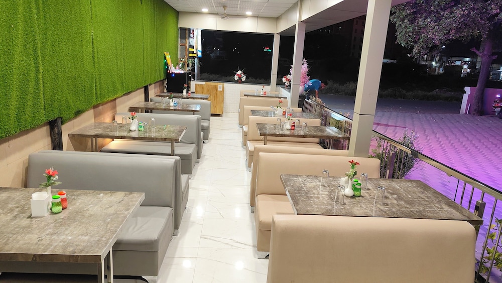 Hotel Yog Palace 38/50