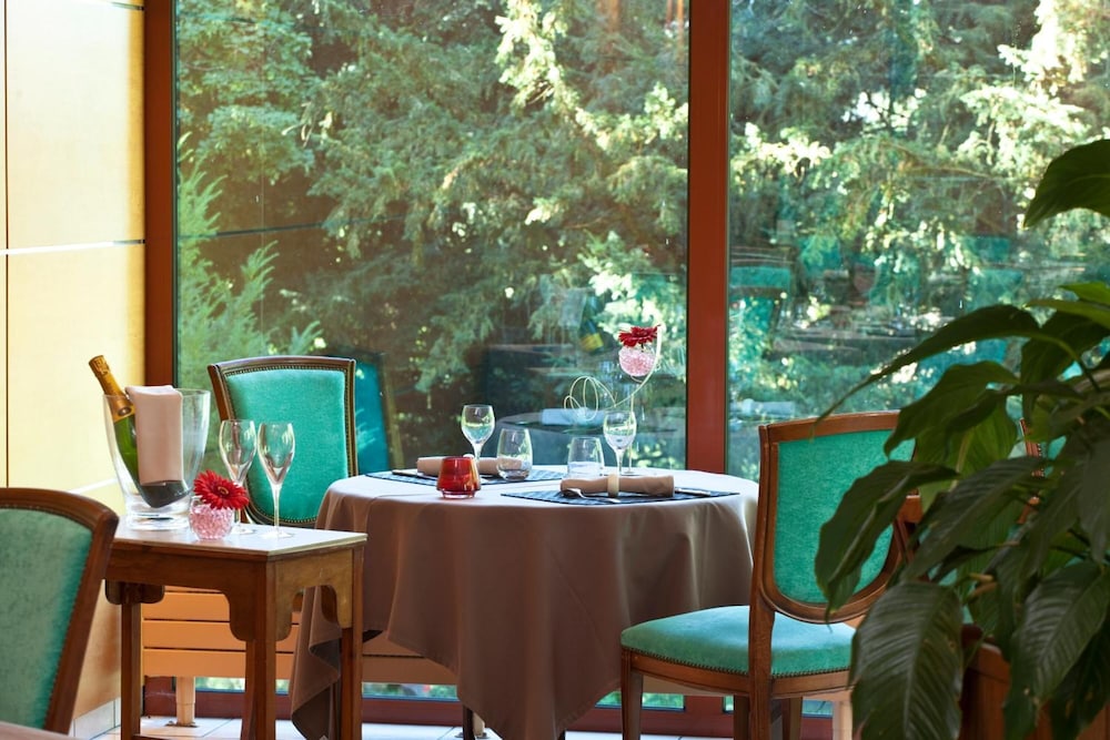 HOSTELLERIE LA CHAUMIERE 16/32