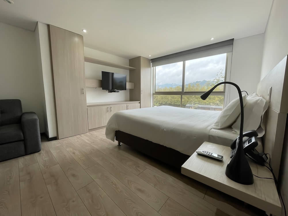 Mg Hotels Suites 12/52