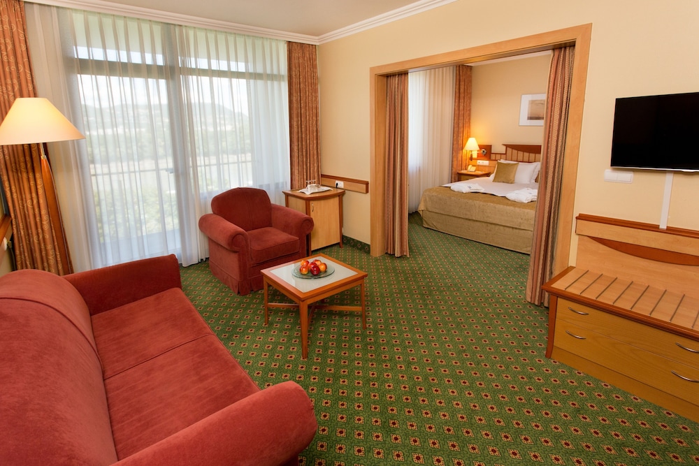 Danubius Hotel Helia 35/54