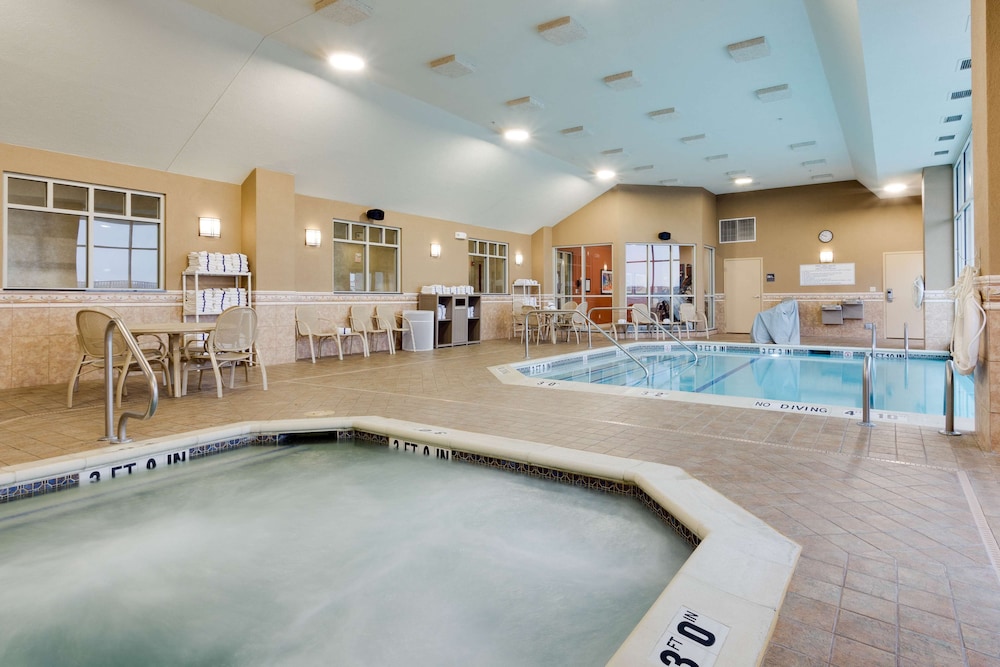 Drury Inn and Suites St Louis O Fallon IL 16/36