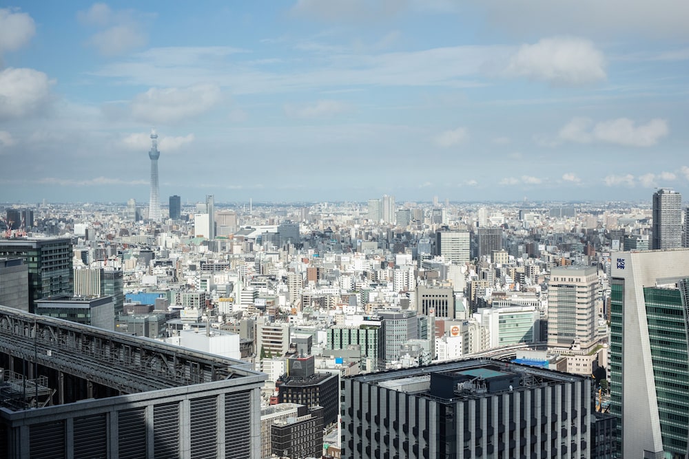 Shangri La Tokyo 72/74