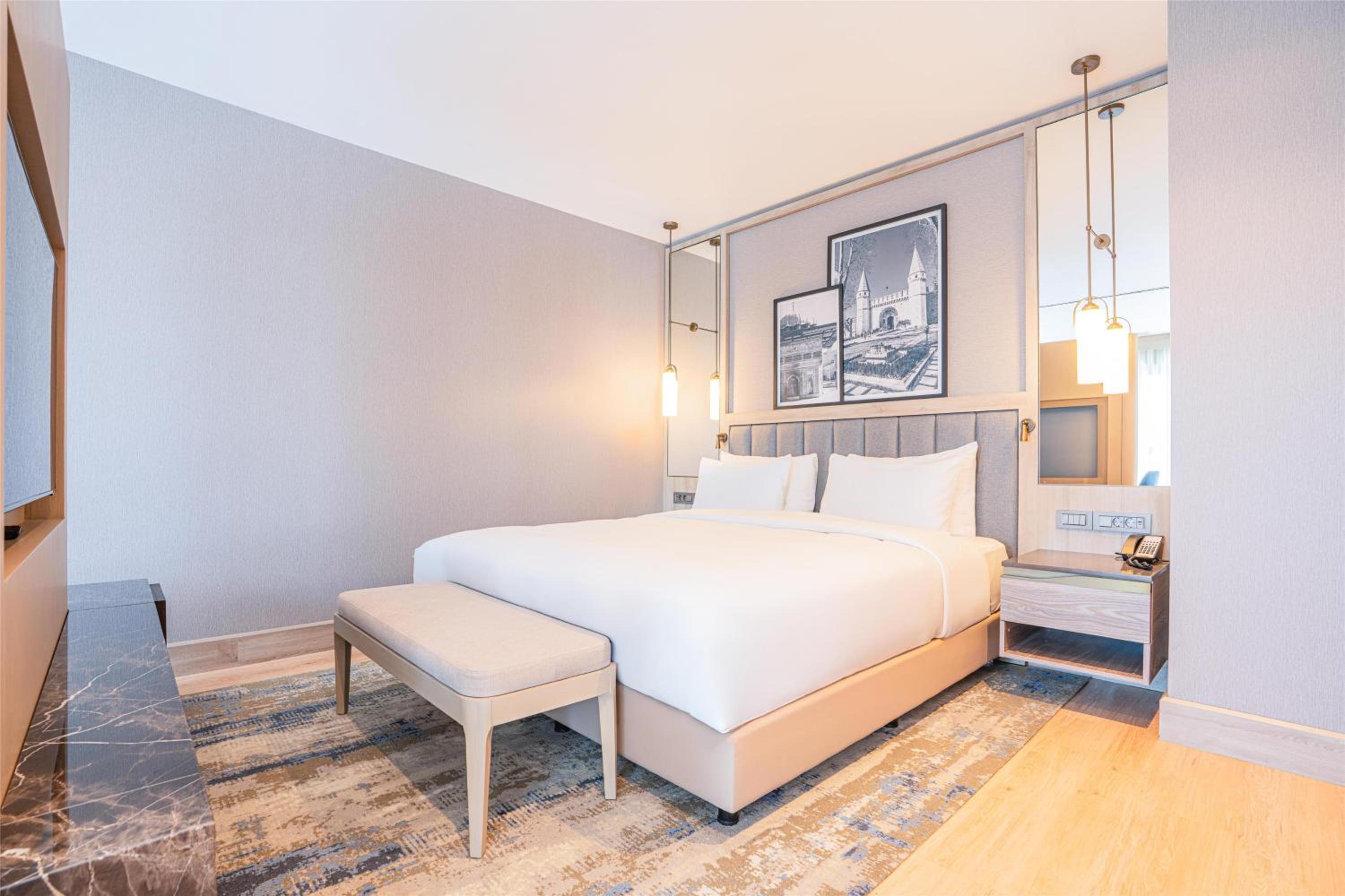 Executive, Suite, City View