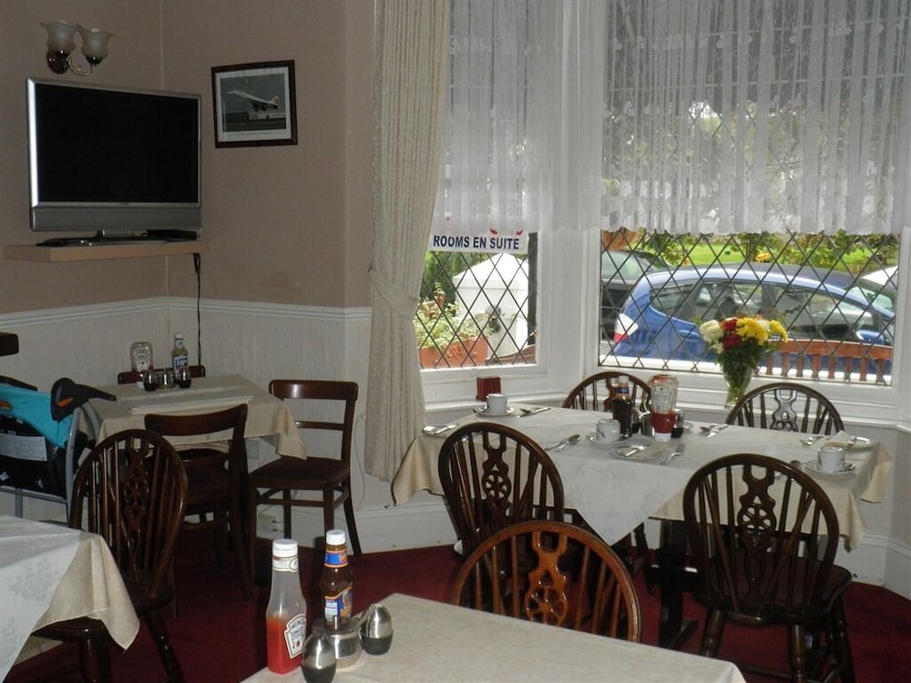 The Jacaranda Hotel 20/28