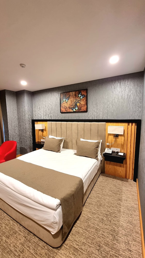 Premium Hotel Ganja 7/50