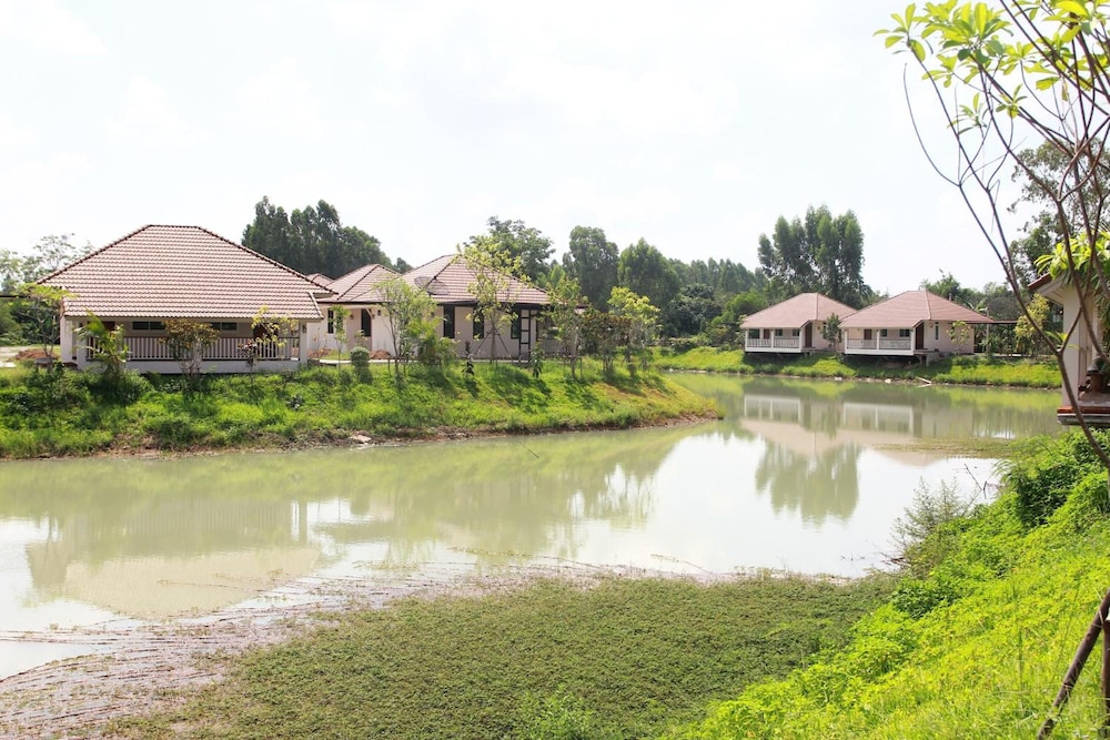 Pirom Lake And Resort 34/50
