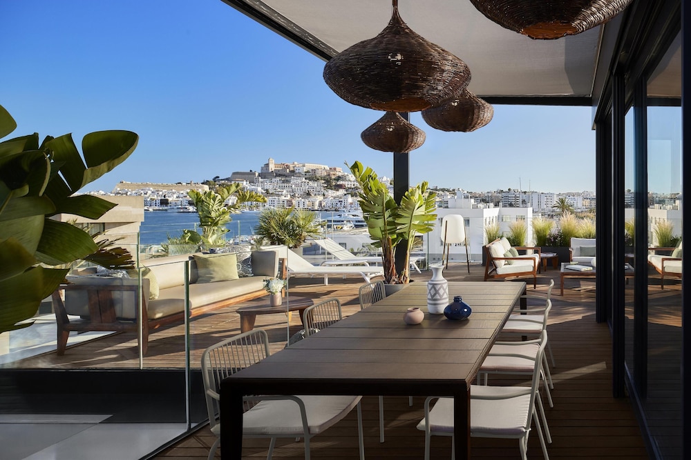 NH Collection Ibiza 49/60