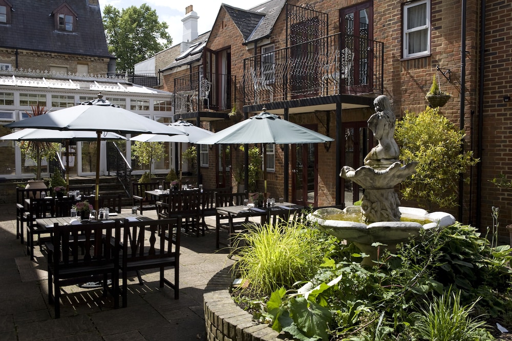 Cotswold Lodge Hotel 60/64