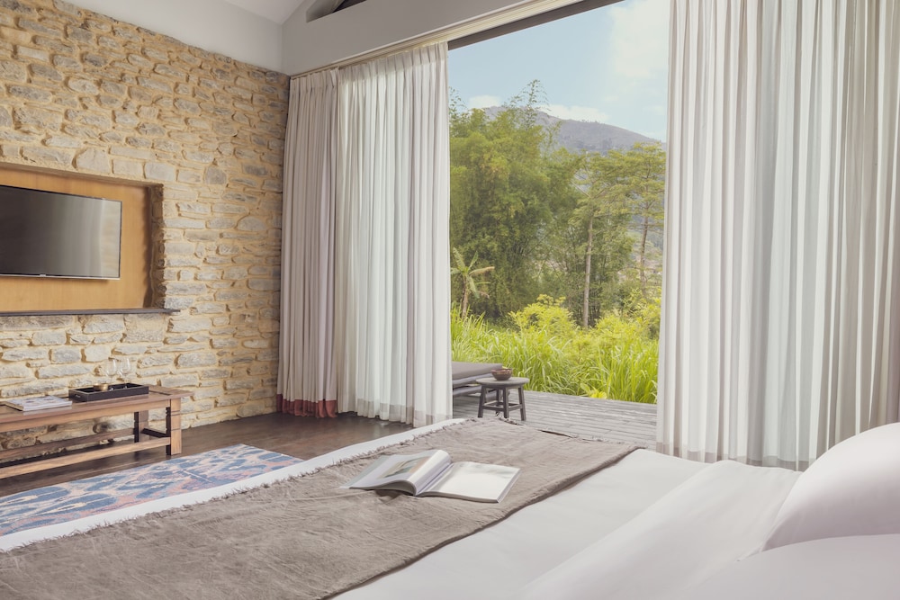 The Pavilions Himalayas, The Farm 38/50