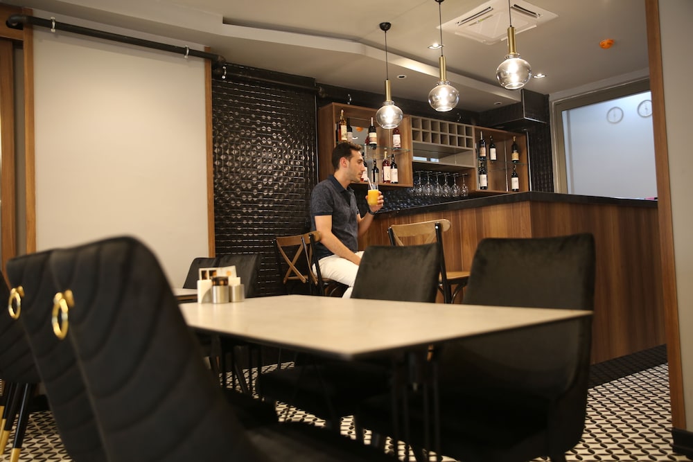 Mithras Hotel Izmir Alsancak 3/16
