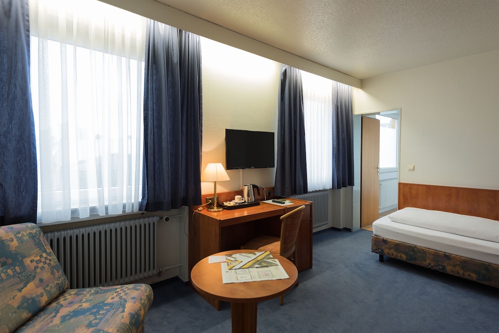 Tagungshotel Hochster Hof 40/64