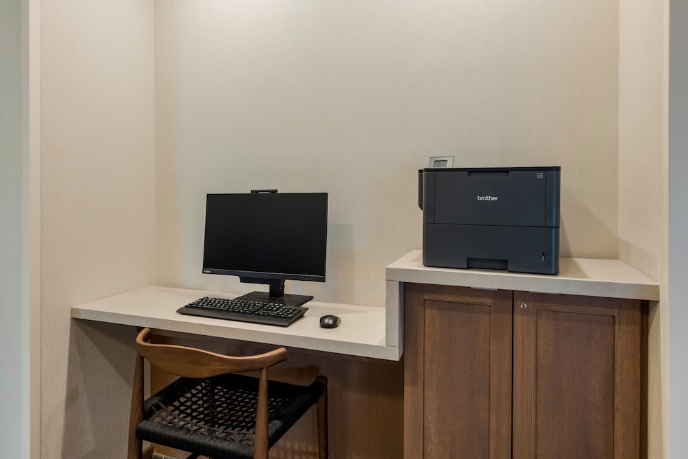 Fairfield Inn & Suites by Marriott Columbus Canal Winchester 15/20