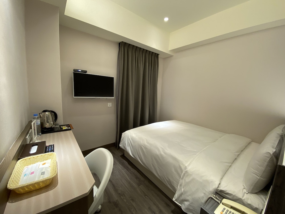 Chair Man Hotel 29/56