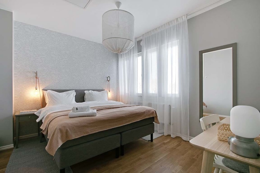 Turinge Hotel 2/20