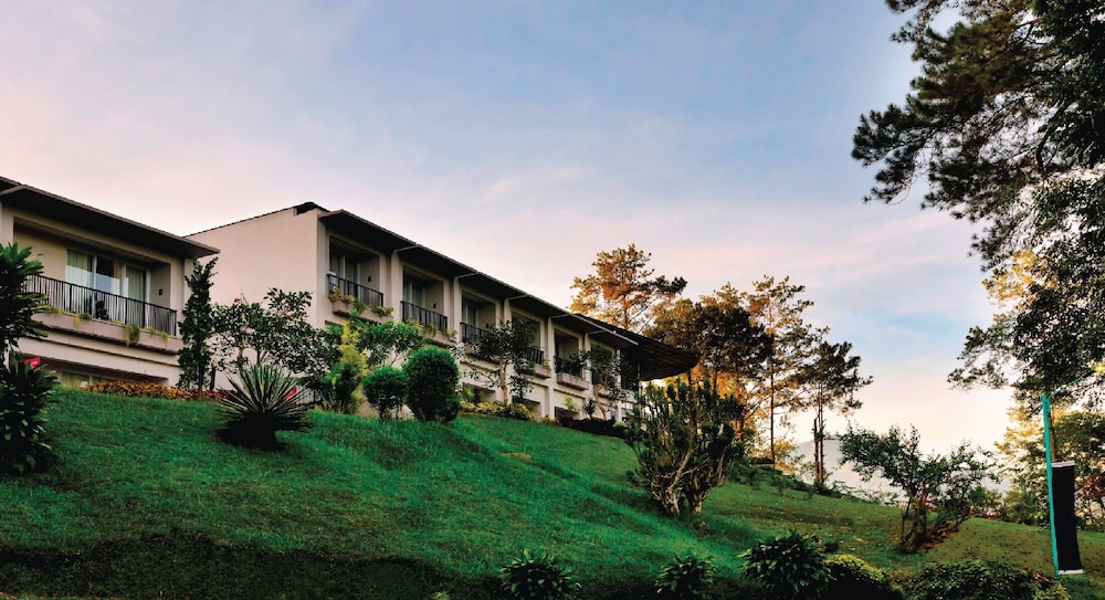 The Balcone Hotel and Resort 46/54