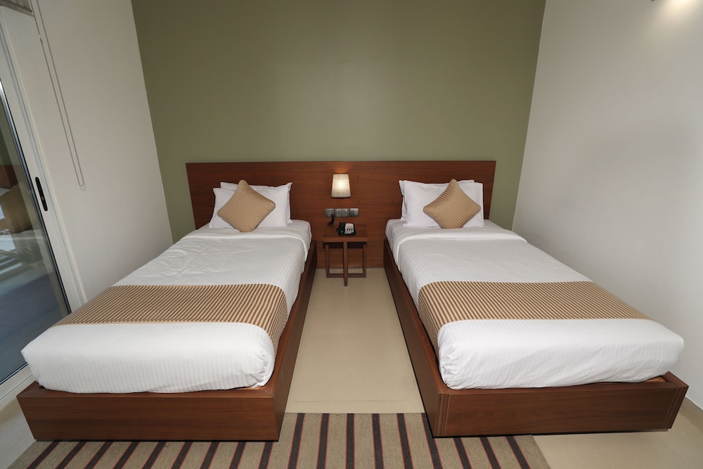 Al Bander Hotel & Resort 7/50