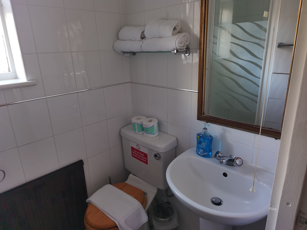 Regency Hotel 44/50