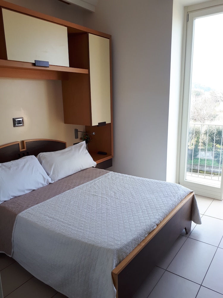 SEVEN HOSTEL 10/57