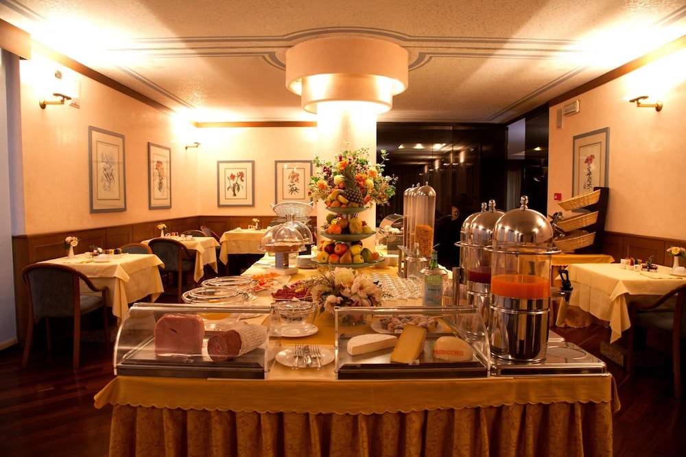 Hotel Crivis 36/51
