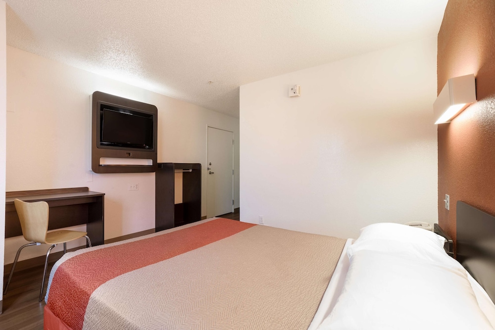 Motel6 Orlando, FL - International Dr 14/39