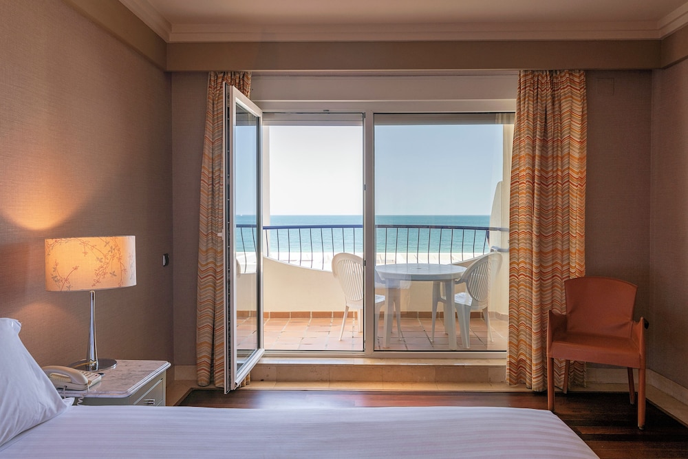 غرفة بسريرين منفصلين بإطلالة على البحر، Playa Victoria 5/8