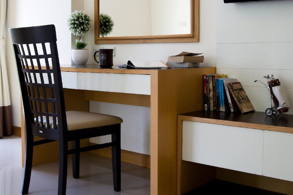 Phavina Hotel & Grand Boutique Rayong 48/72