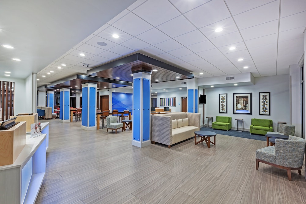 HOLIDAY INN EXPRESS & SUITES COFFEYVILLE 37/48