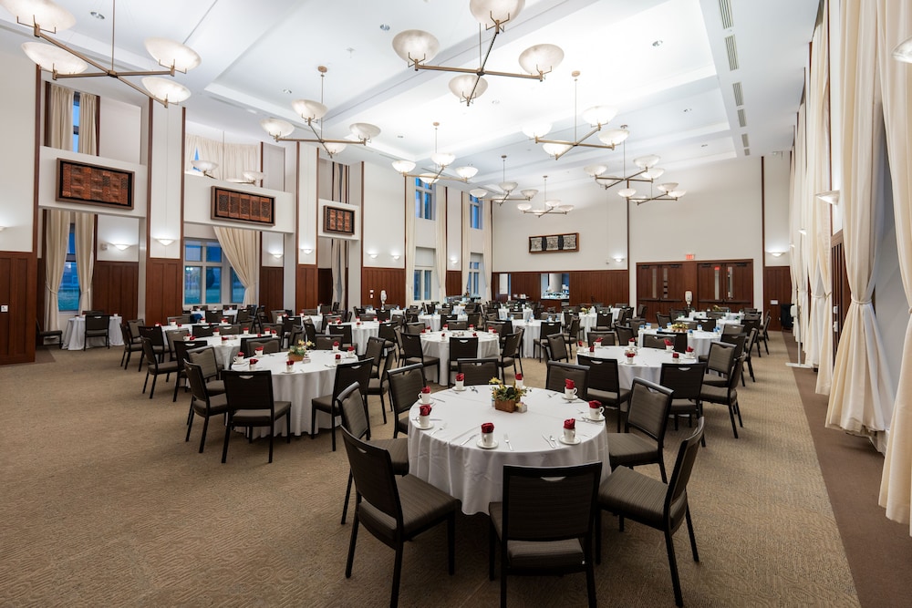 The Charles F Knight Executive Education Conference Center 24/30